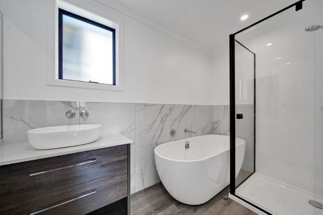 Photo of property in 14 Bromley Place, Westown, New Plymouth, 4310