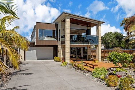 Photo of property in 66a Marine Parade, Mellons Bay, Auckland, 2014