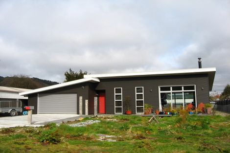 Photo of property in 56 Davis Street, Reefton, 7830