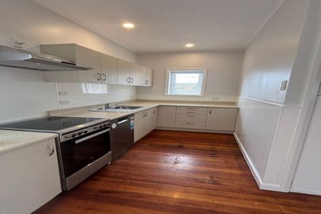 Photo of property in 31 Jackson Street, College Estate, Whanganui, 4500