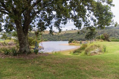 Photo of property in 19 Admiral Drive, Cooks Beach, Whitianga, 3591