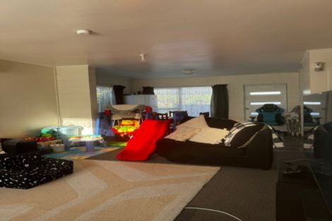 Photo of property in 4 Waimana Road, Conifer Grove, Takanini, 2112