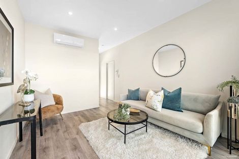 Photo of property in 2/60 Kelman Road, Kelston, Auckland, 0602