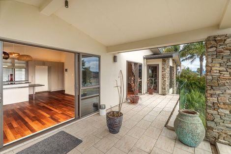 Photo of property in 71 Kittiwake Drive, Schnapper Rock, Auckland, 0632