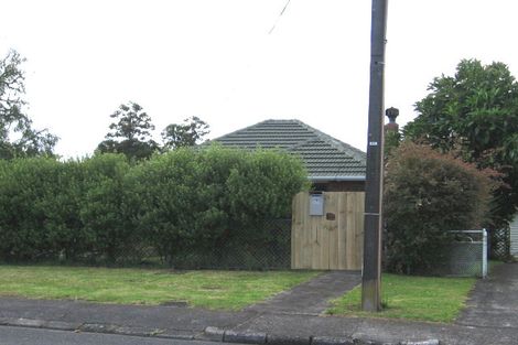 Photo of property in 38 Neil Avenue, Te Atatu Peninsula, Auckland, 0610