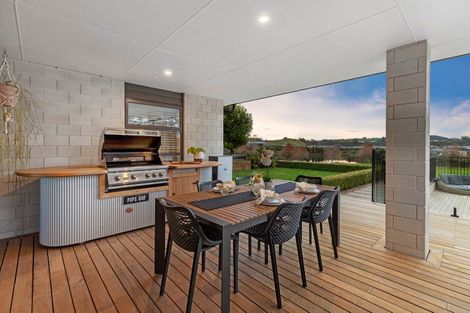 Photo of property in 160 Lakes Boulevard, Pyes Pa, Tauranga, 3112