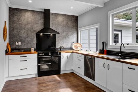 Photo of property in 279 Manutahi Road, Lepperton, New Plymouth, 4372