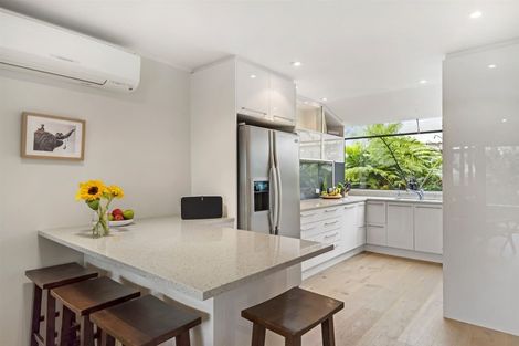Photo of property in 9a Huntly Road, Campbells Bay, Auckland, 0630
