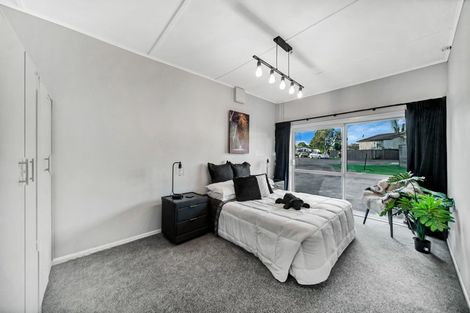 Photo of property in 1/16 Roseburn Place, Pakuranga, Auckland, 2010