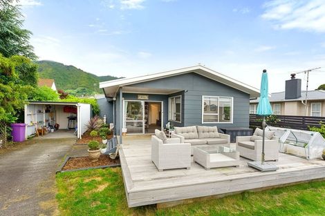 Photo of property in 7 Graham Grove, Waikanae, 5036