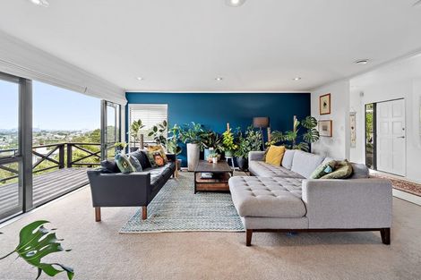 Photo of property in 2/2 Parr Terrace, Castor Bay, Auckland, 0620