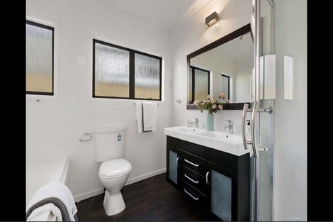 Photo of property in 1/324 Glenfield Road, Glenfield, Auckland, 0629