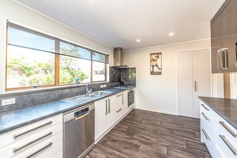 Photo of property in 22 Akepiro Place, Tawhero, Whanganui, 4501