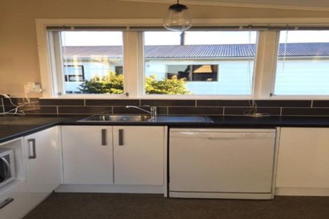 Photo of property in 28 Matenga Street, Waikanae, 5036