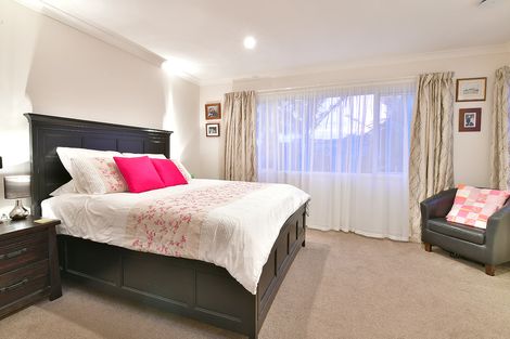 Photo of property in 33 Savoy Road, Orewa, 0931