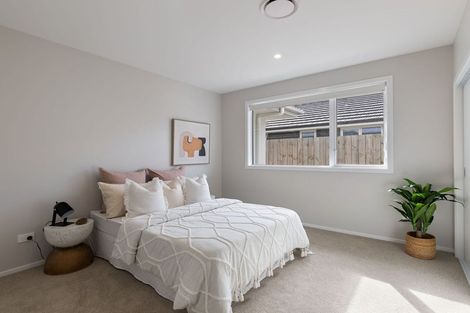 Photo of property in 44 Solitude Crescent, Kelvin Grove, 4470