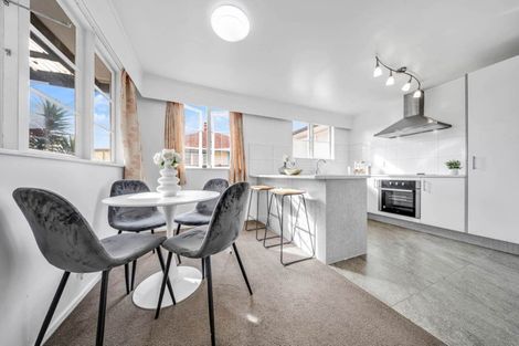 Photo of property in 1/15 Kent Road, Manurewa, Auckland, 2102