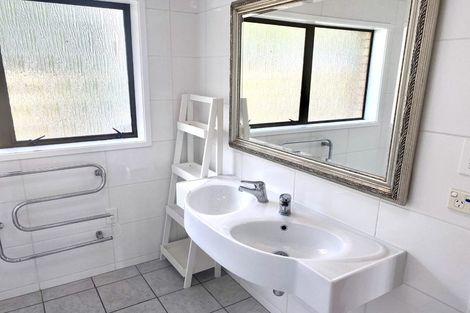 Photo of property in 49 Alexander Avenue, Torbay, Auckland, 0630