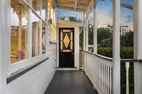 Photo of property in 26 Mariposa Crescent, Birkenhead, Auckland, 0626