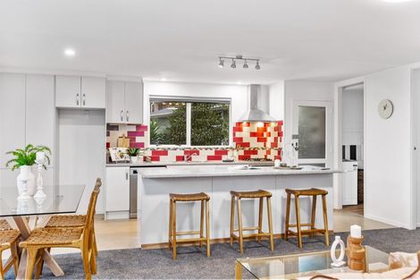 Photo of property in 10 Beauchamp Drive, Massey, Auckland, 0614