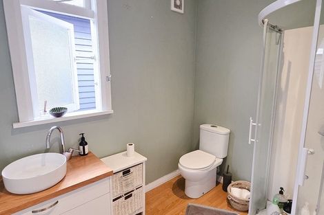 Photo of property in 238 Queens Drive, Lyall Bay, Wellington, 6022