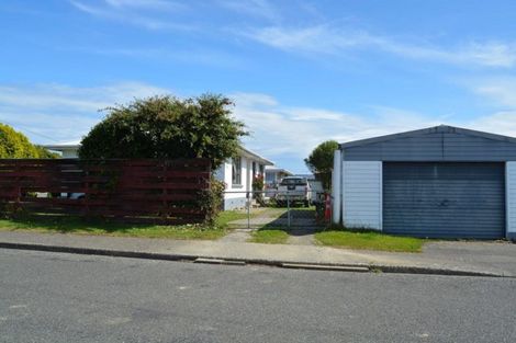 Photo of property in 16 Stirrat Street, Kingswell, Invercargill, 9812