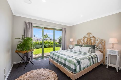 Photo of property in 56 Kakariki Grove, Waikanae, 5036