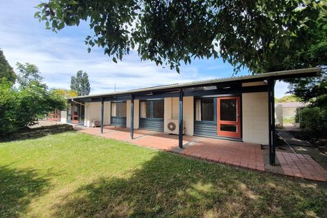 Photo of property in 12 Burrows Place, Ilam, Christchurch, 8041