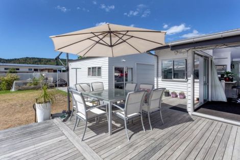 Photo of property in 100 Riverview Road, Whangamata, 3620