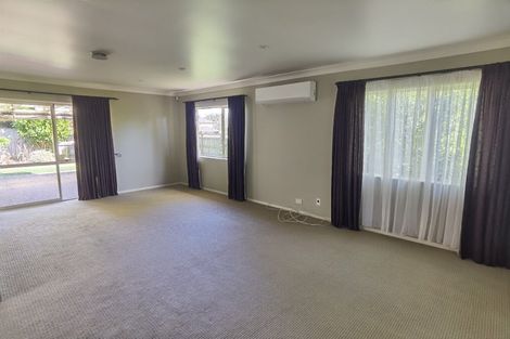 Photo of property in 8 Fergy Crescent, Wattle Downs, Auckland, 2103
