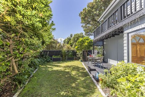 Photo of property in 126a Breaker Bay Road, Breaker Bay, Wellington, 6022