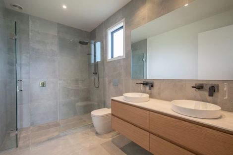 Photo of property in 33 Obelisk Street, Wanaka, 9305