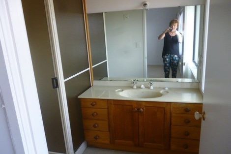 Photo of property in 1/30 Mark Edward Drive, Half Moon Bay, Auckland, 2012