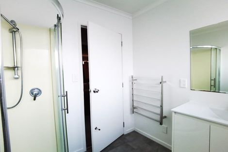 Photo of property in 9 Lisa Rise, Half Moon Bay, Auckland, 2012