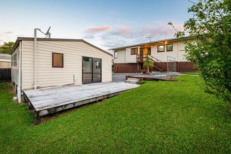 Photo of property in 14 Alidade Place, Massey, Auckland, 0614