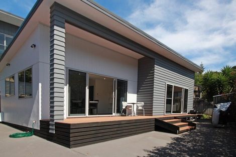 Photo of property in 5 Waterloo Place, Westown, New Plymouth, 4310