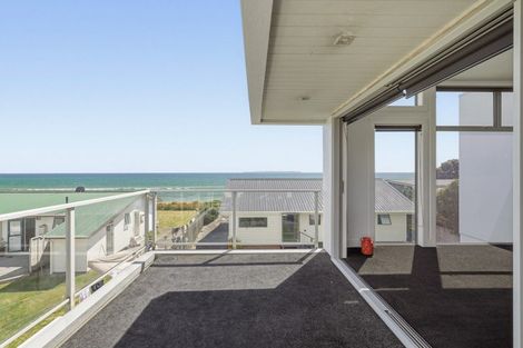 Photo of property in 31 Karewa Parade, Papamoa Beach, Papamoa, 3118