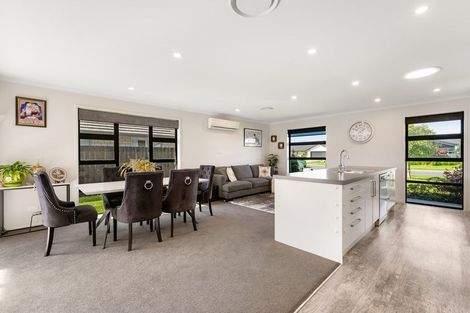 Photo of property in 29 Leet Crescent, Papamoa Beach, Papamoa, 3118