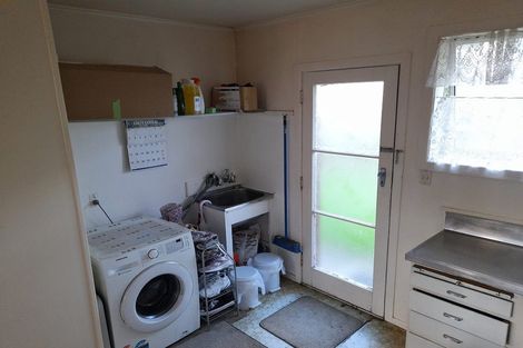 Photo of property in 8 Springfield Street, Forrest Hill, Auckland, 0620