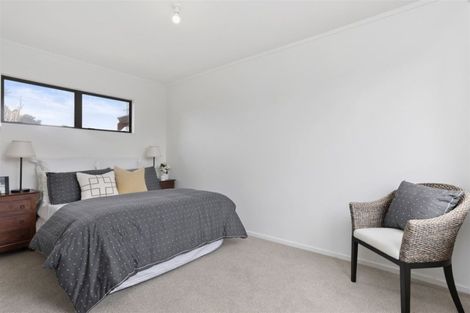 Photo of property in 411 Waitakere Road, Taupaki, Henderson, 0782