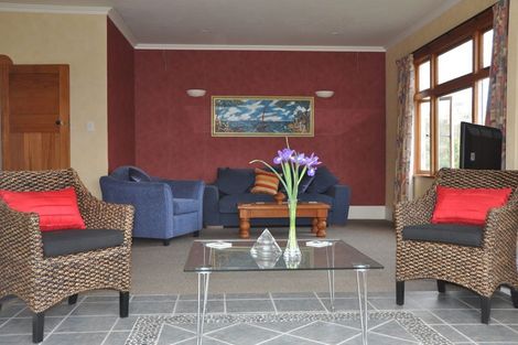 Photo of property in 6 Convent Road, Bluff Hill, Napier, 4110