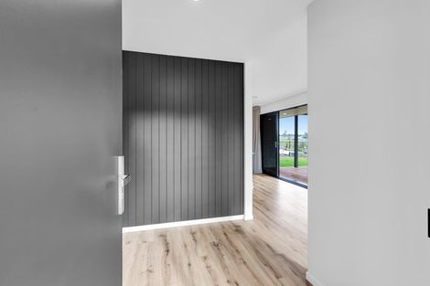 Photo of property in 8 Ponga Place, Highlands Park, New Plymouth, 4312