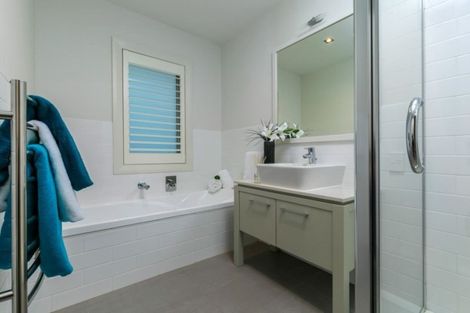 Photo of property in 15 Landmark Terrace, Orewa, 0931