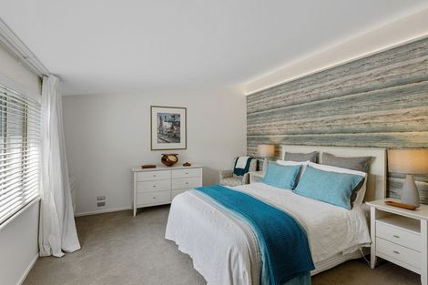 Photo of property in 15 Fineran Lane, Cashmere, Christchurch, 8022