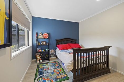 Photo of property in 9 Sampson Avenue, Waiwhakaiho, New Plymouth, 4312