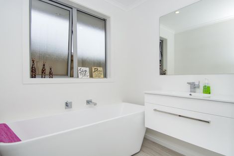 Photo of property in 95 Puhirake Crescent, Pyes Pa, Tauranga, 3112