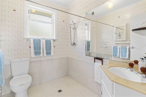 Photo of property in 7 Lyford Crescent, Sunnynook, Auckland, 0620