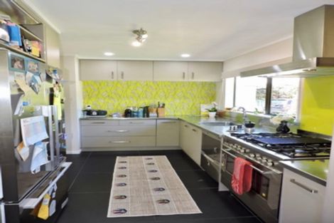 Photo of property in 86 Larsen Crescent, Tawa, Wellington, 5028