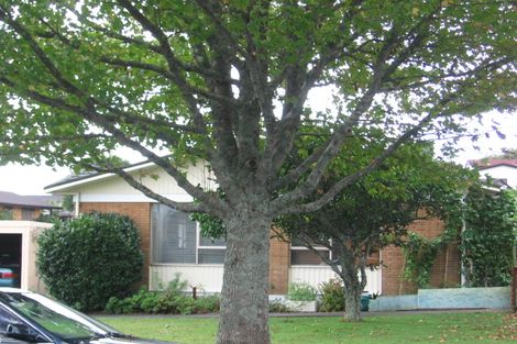 Photo of property in 2/8 Matuhi Rise, Henderson, Auckland, 0612