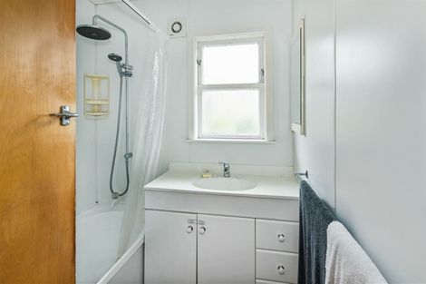 Photo of property in 103 Kenmore Street, Newlands, Wellington, 6037